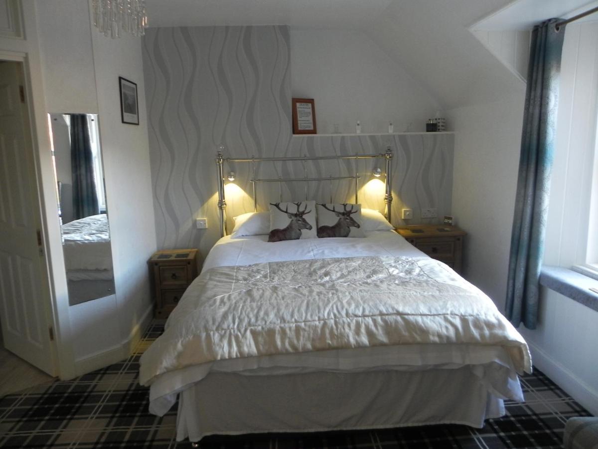 Bed and Breakfast Glenardran House à Crianlarich Extérieur photo